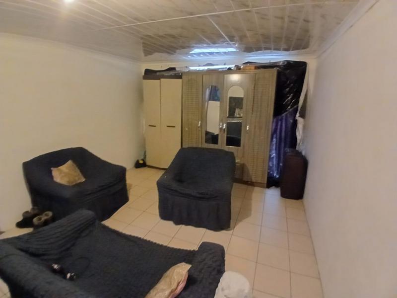 4 Bedroom Property for Sale in Lentegeur Western Cape